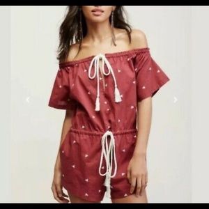 Free people key hole maroon romper with accent tie